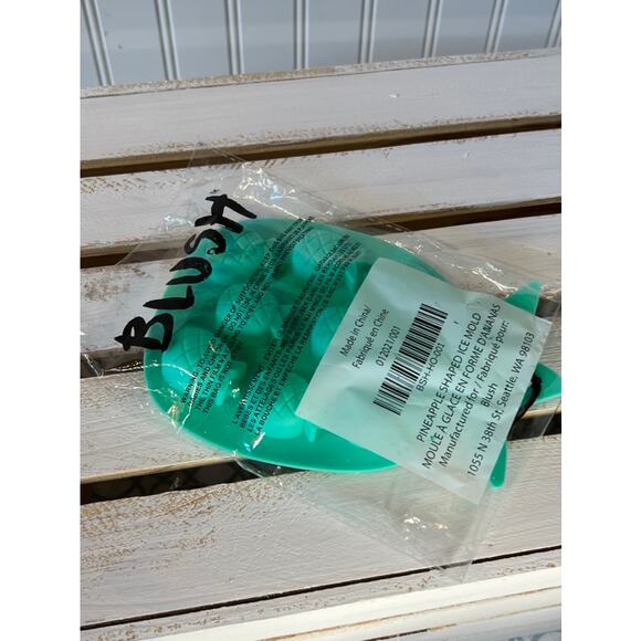 Blush Pineapple Silicone Ice Tray - Picture 7 of 7